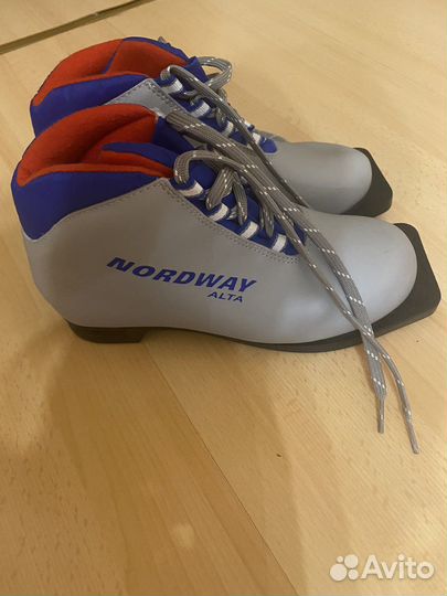 Новые лыжные ботинки Nordwey