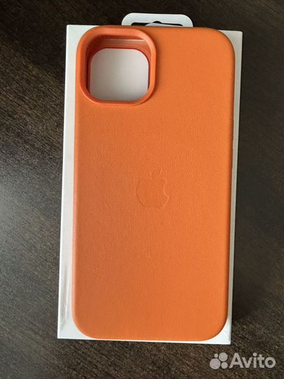 Чехол на iPhone 14