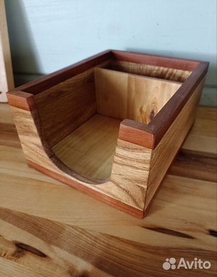 Салфетница из дерева