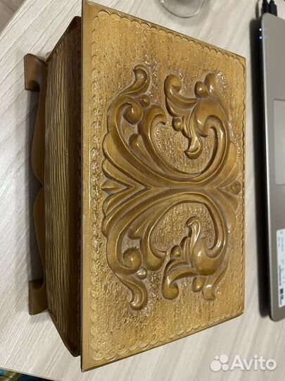 Шкатулка-ларец резная