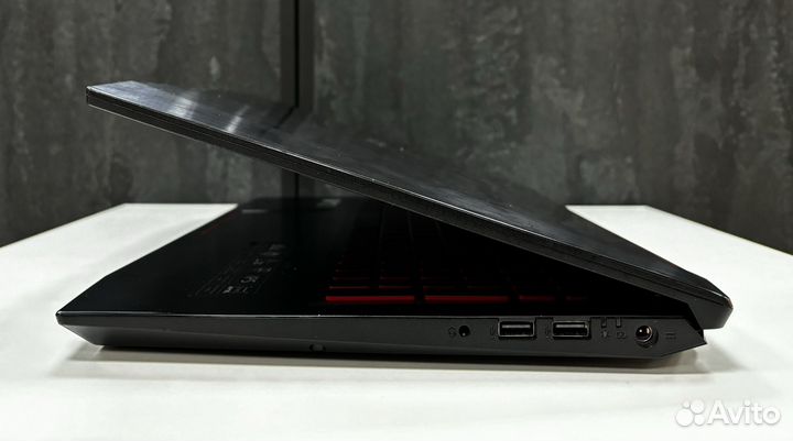 Мощный ноутбук для учебы и игр