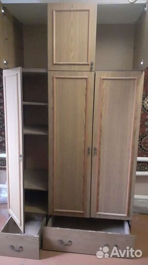 Шкаф размер высото2.30: ширина1,33