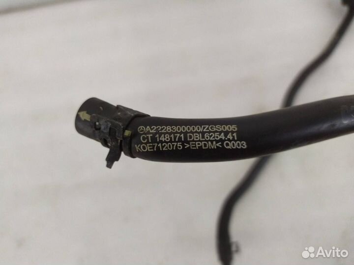 Патрубок (трубопровод, шланг) Mercedes-Benz