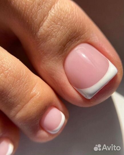 Маникюр и педикюр в 4 руки