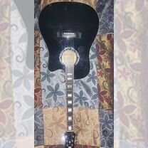 Гитара черная с вырезом + чехол, Москва