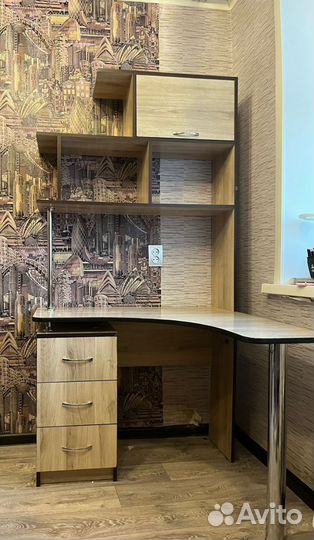 Письменный стол для школьника угловой бу