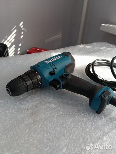 Дрель-шуруповерт Makita DF0300