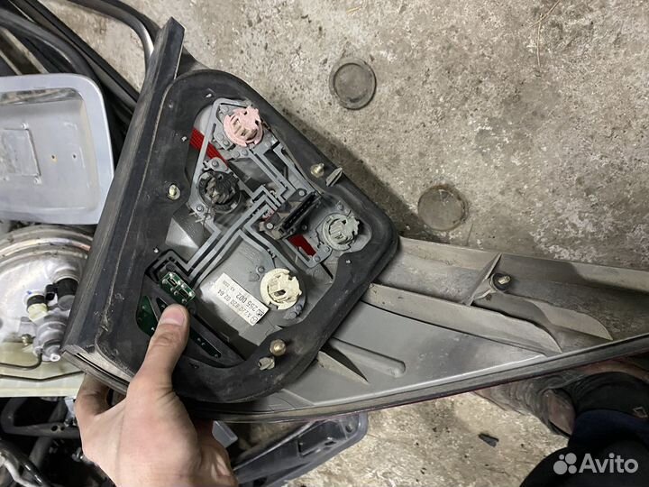 Задний стоп фонарь Mercedes w220