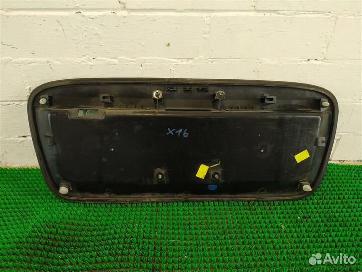 Накладка крышки багажника Nissan Almera Tino 2005