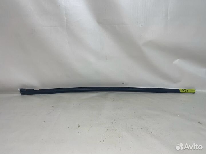 Polo 09- Барходка задней правой двери 471