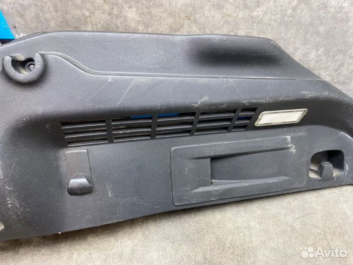 Обшивка багажника задняя правая Citroen C4 2 1.6