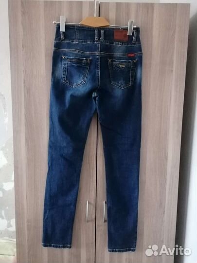 Джинсы женские