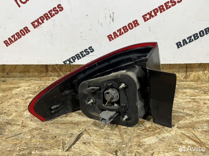 Фонарь задний наружный правый Ford Mondeo IV 4