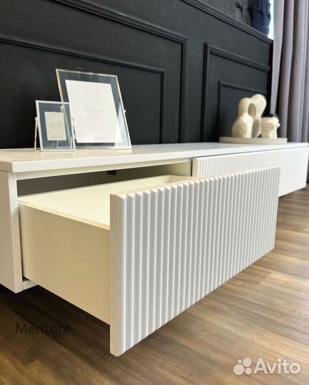 Тумба тв Filippo на опорах