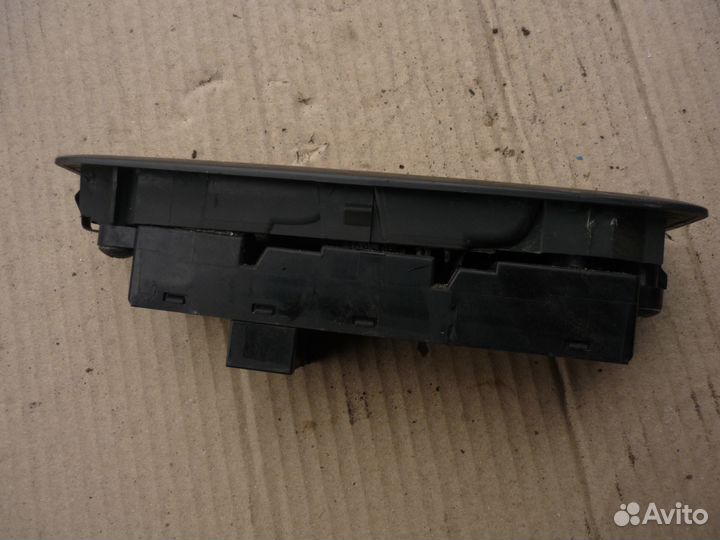 Блок кнопок стеклоподъемников Nissan Primera P12