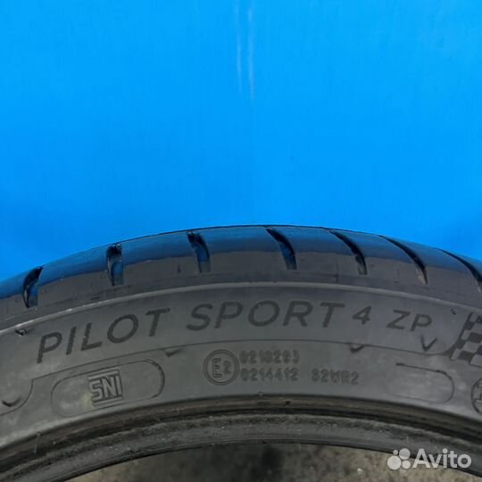 Michelin Pilot Sport 4 245/40 R19 98Y