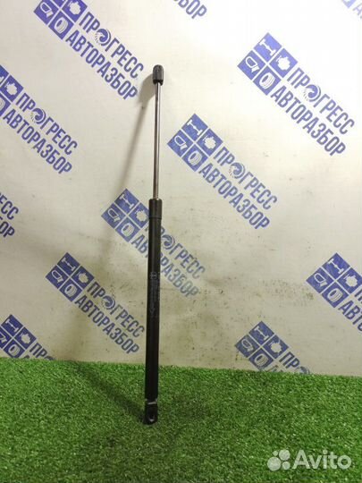 Амортизатор багажника левый Chevrolet Trailblazer