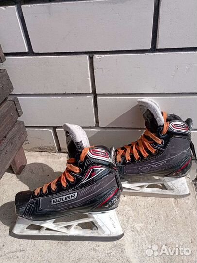 Хоккейные вратарские коньки bauer vapor х700