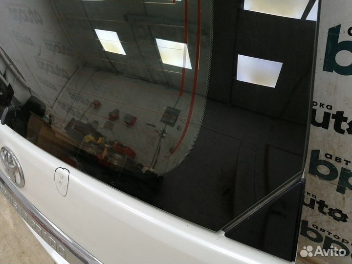 Крышка багажника 67005-60F50