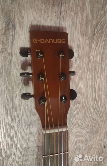 Акустическая гитара(массив)