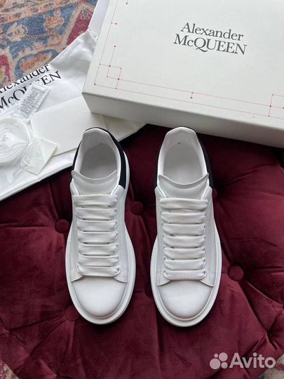 Женские кроссовки mcqueen Oversized Sneakers