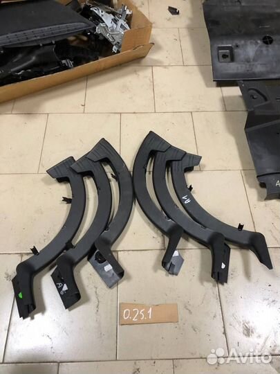 Накладка петли багажника Mercedes E-Class