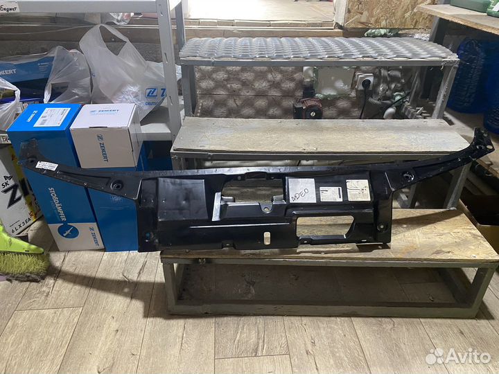 Панель кузова передняя верхняя (телевизор) fabia 1