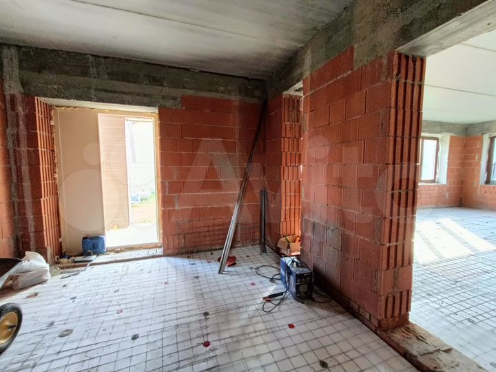 Дом 300 м² на участке 20 сот.