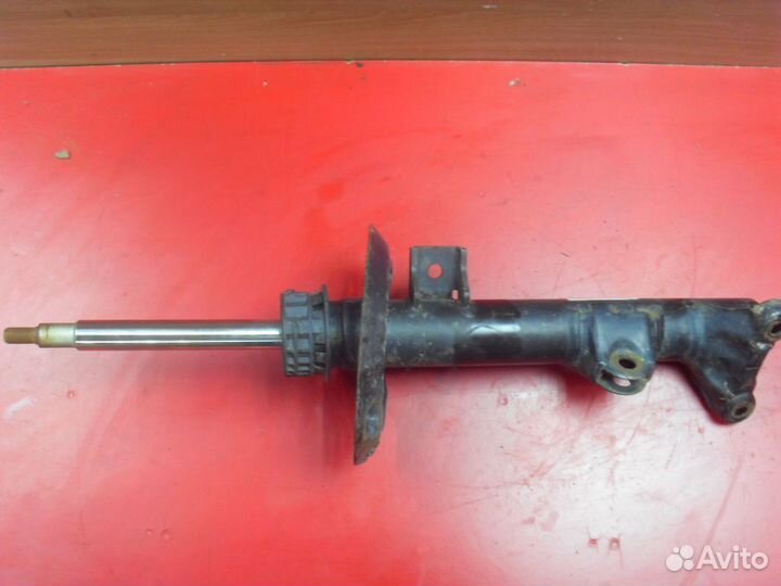 Амортизатор передний Mercedes Benz (W212) E-Klasse