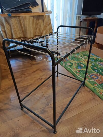 Вешалка напольная металлическая