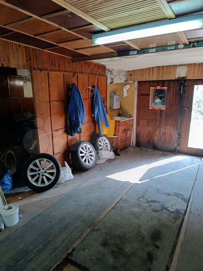 Гараж, > 30 м²