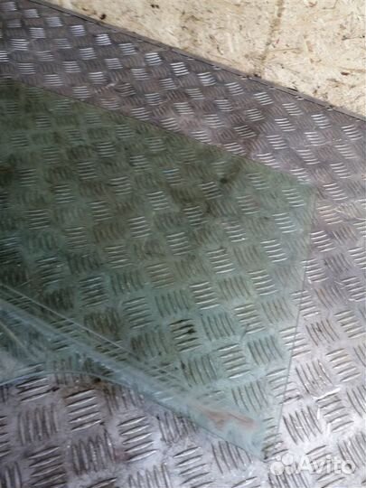 Стекло двери опускное заднее правое Ssangyong