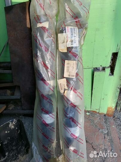 Стойки задние land cruiser 100 оригинал