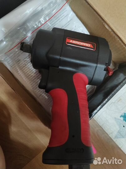 Пневмогайковерт