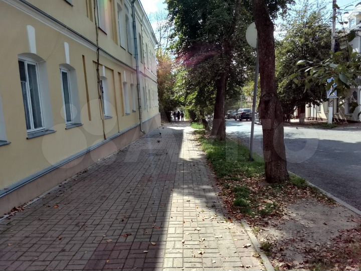 Доля в 2-к. квартире, 40,3 м², 1/2 эт.