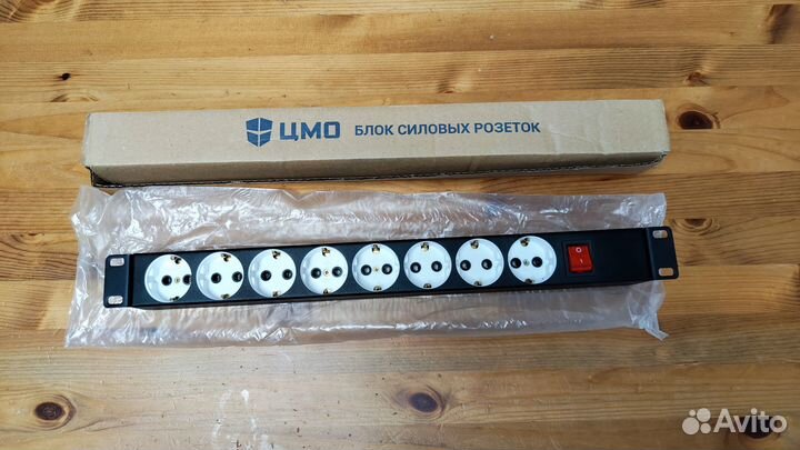 Блок силовых розеток 10А в серверную стойку