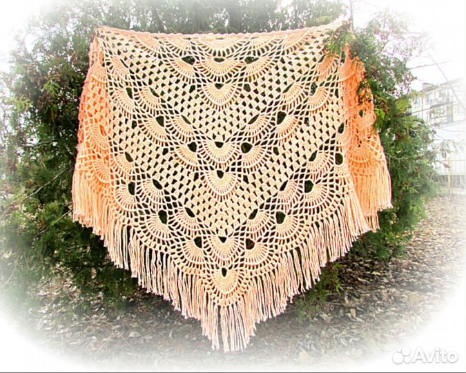 Шаль вязаная крючком женская