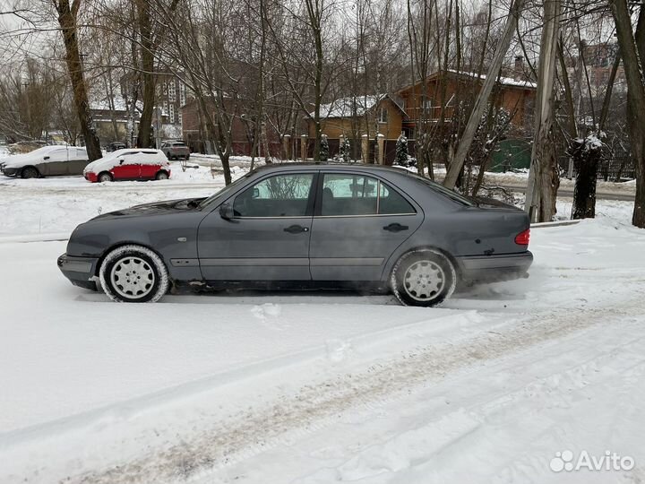 Mercedes-Benz E-класс 2.4 AT, 1998, 200 000 км