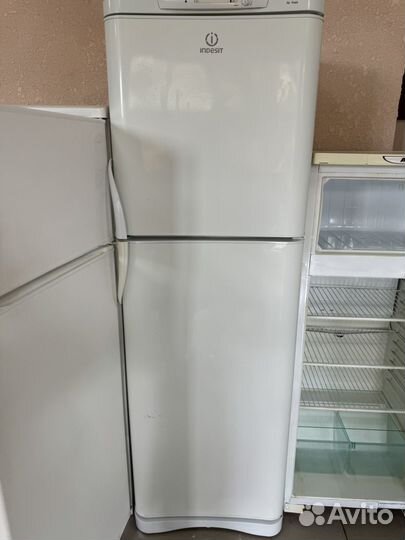 Холодильник indesit