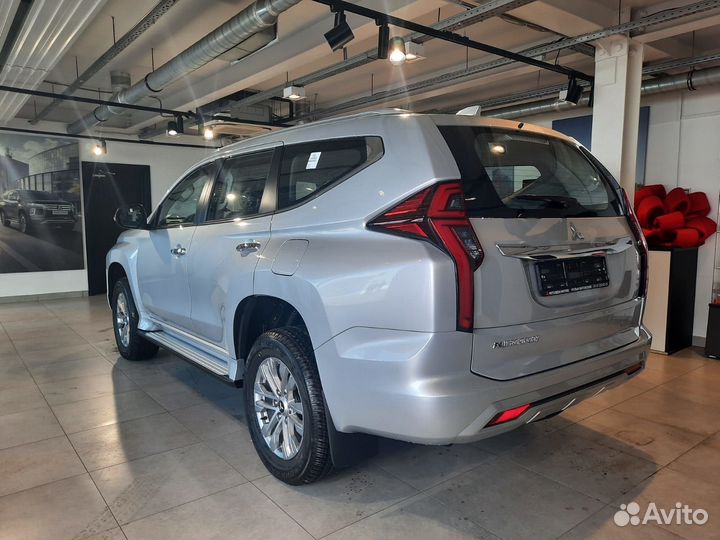 Mitsubishi Pajero Sport 2.4 AT, 2022
