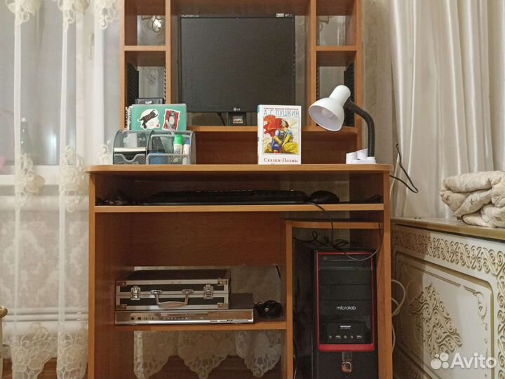 Компьютерный стол