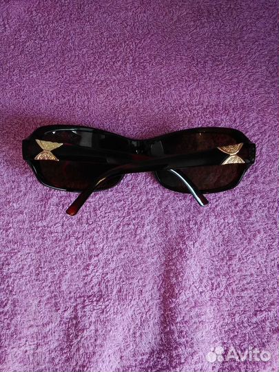 Солнцезащитные очки, папильотки, лаки