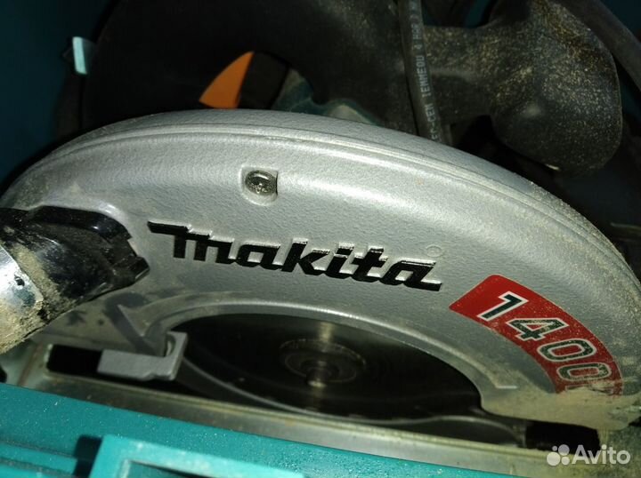 Инструмент для постройки дома и работы