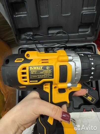 Шуруповерт ударный аккумулятоный Dewalt 36v