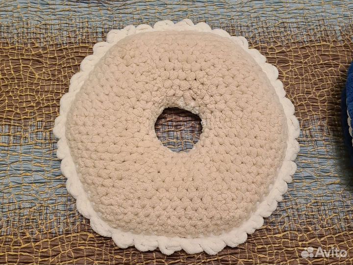 Подушка пончик