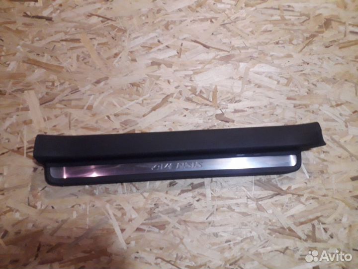 Toyota Avensis 2 накладка порога