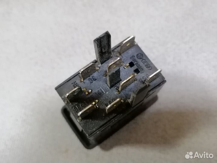 Кнопка аварийной остановки VW Golf II 1985