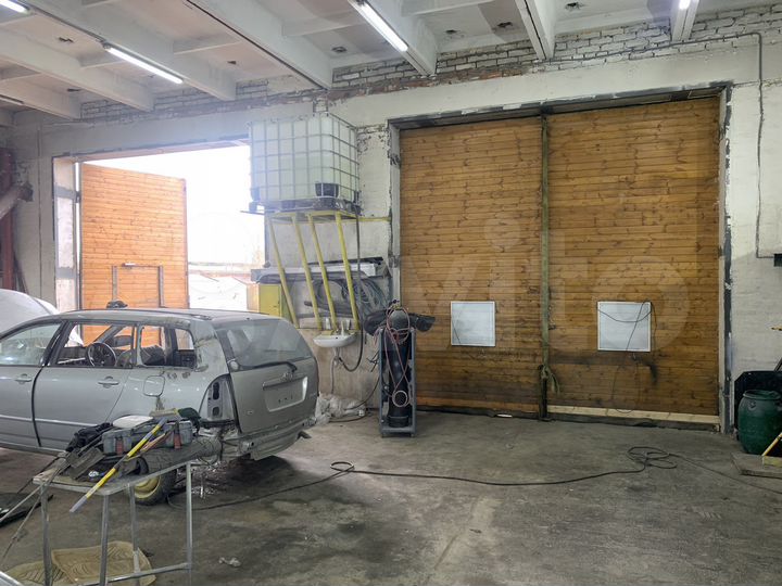 Гараж, > 30 м²