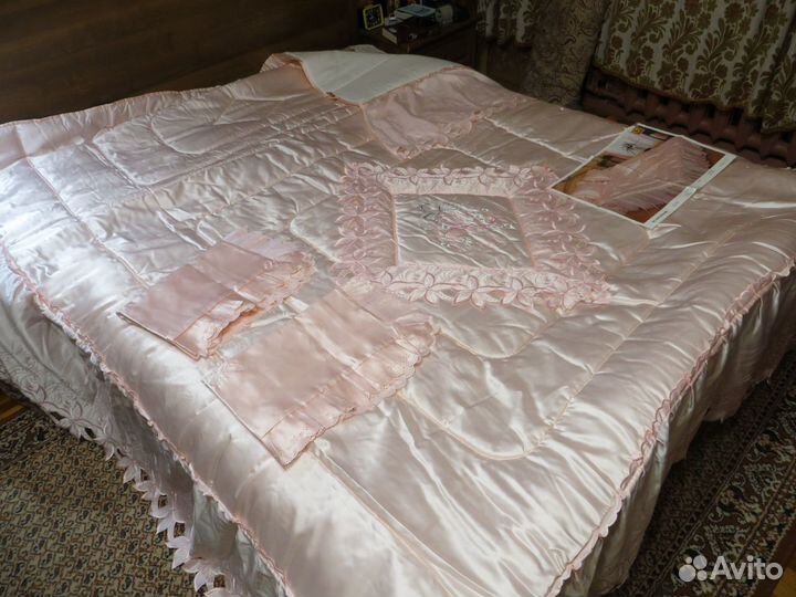Покрывало атласное новое