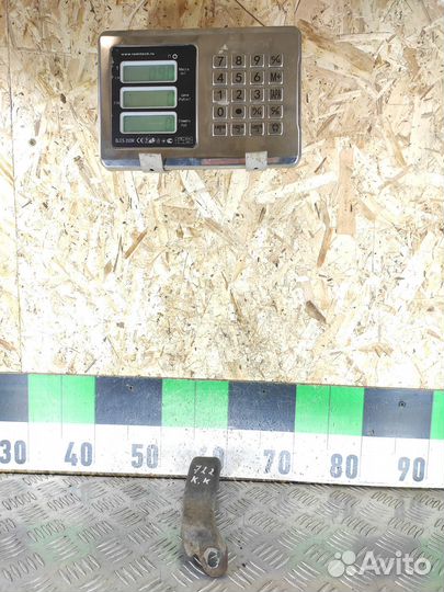 Кронштейн впускного коллектора Renault Logan 2005